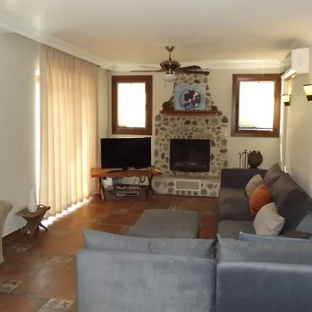 Kosten 4 8 Misafir Villa